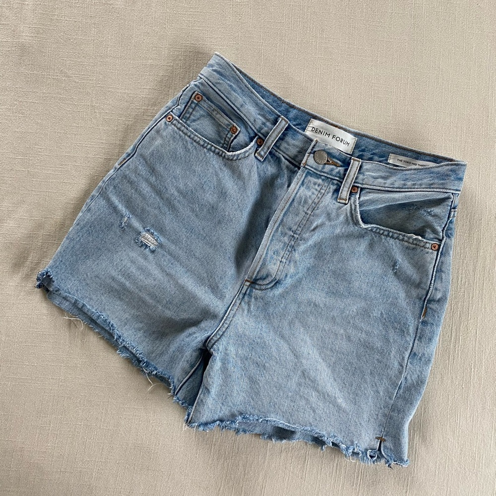 Aritzia // Yoko Hi-Rise Mid-Thigh Denim Short